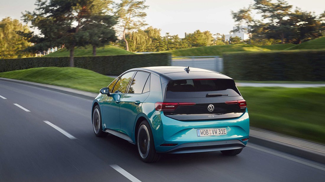 Volkswagen ID.3 1st Edition (2019-2021) задняя часть в три четверти, вид в три четверти, диагональ, экстерьер