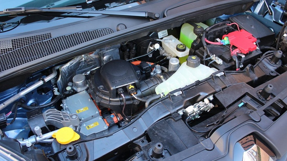 Renault Kangoo Z.E. 33 Maxi (2017-2022) передний багажник (frunk), под капотом, место для хранения, груз, вместимость, дополнительное пространство