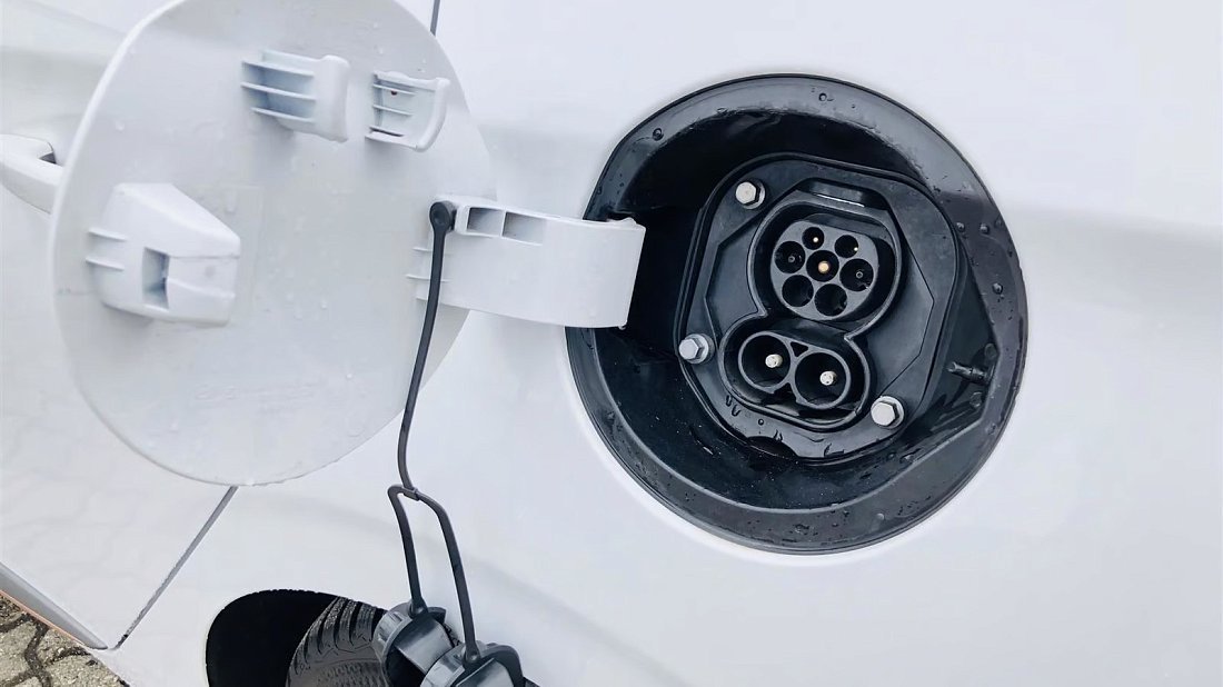 Hyundai Ioniq Electric Gen 2 (2019-2022) порт для зарядки (Европа), зарядка, разъем, штекер, коннектор