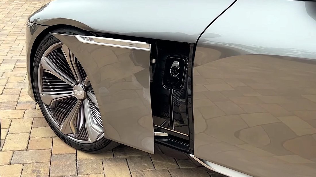 Cadillac Celestiq (2024-…) порт для зарядки (США), зарядка, разъем, штекер, коннектор