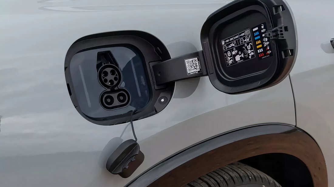 Mercedes EQS SUV 450 4MATIC (2022-2023) порт для зарядки (США), зарядка, разъем, штекер, коннектор