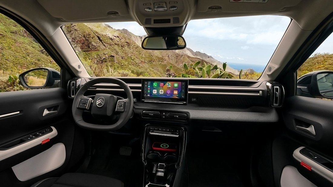 Citroën e-C3 Aircross (2024-…) интерьер, переднее сиденье, водительское сиденье, приборная панель, рулевое колесо, информационно-развлекательная система, кокпит