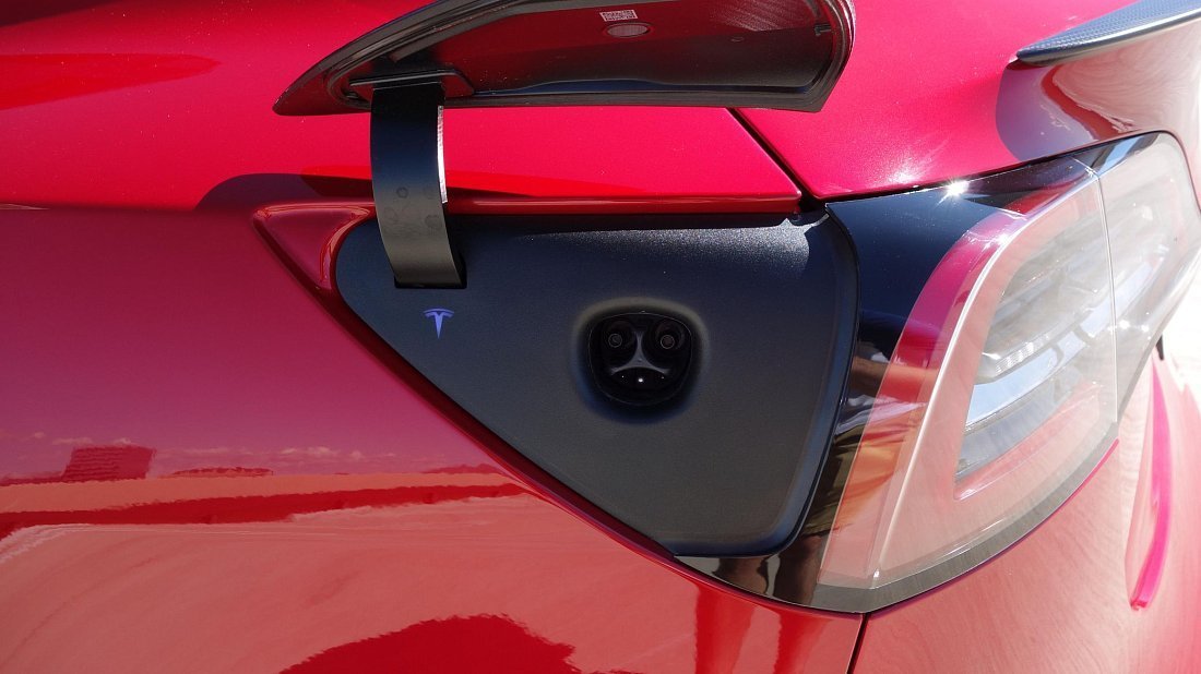 Tesla Model 3 Performance (2018-2024) порт для зарядки (США), зарядка, разъем, штекер, коннектор