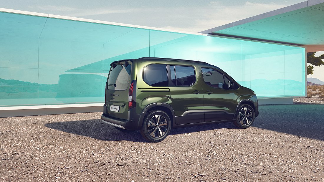 Peugeot e-Rifter M 50 kWh (2024-...) задняя часть в три четверти, вид в три четверти, диагональ, экстерьер