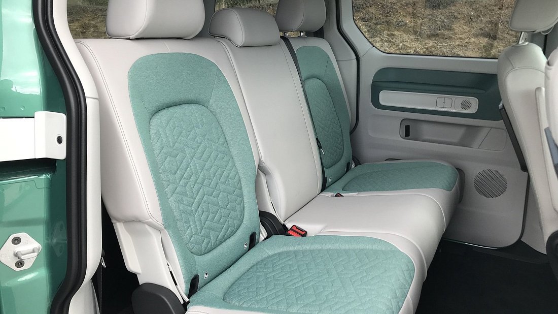 Volkswagen ID.Buzz Long Pro S (2024-…) задние сиденья, пассажирские сиденья, пространство для ног, пространство над головой, интерьер