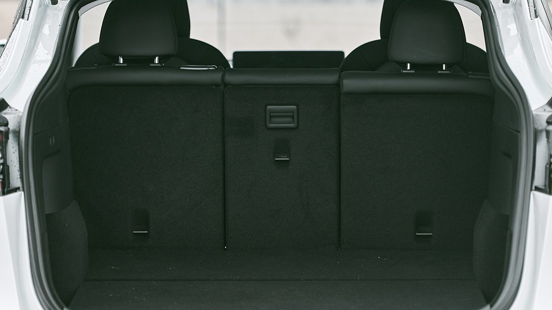 Фото Tesla Model Y Standard RWD (2025-...) багажник