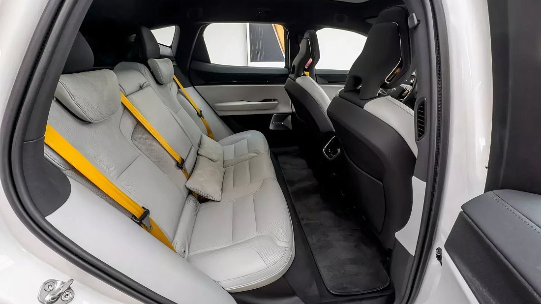 Polestar 3 Long Range Dual Motor (2024-…) задние сиденья, пассажирские сиденья, пространство для ног, пространство над головой, интерьер