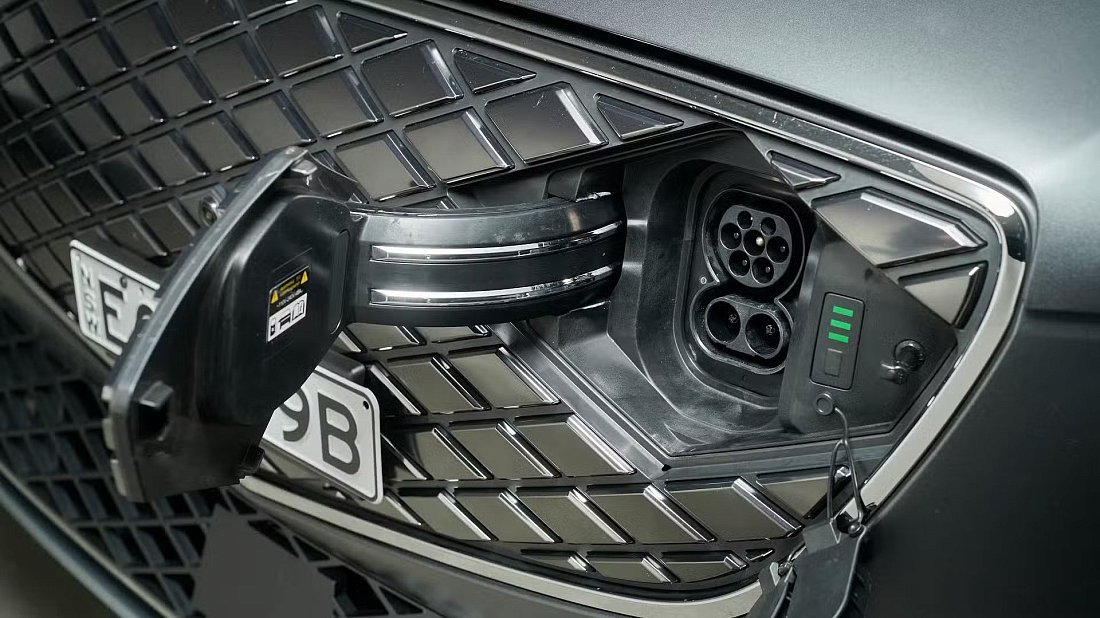 Genesis Electrified GV70 AWD (2022-…) порт для зарядки (Европа), зарядка, разъем, штекер, коннектор