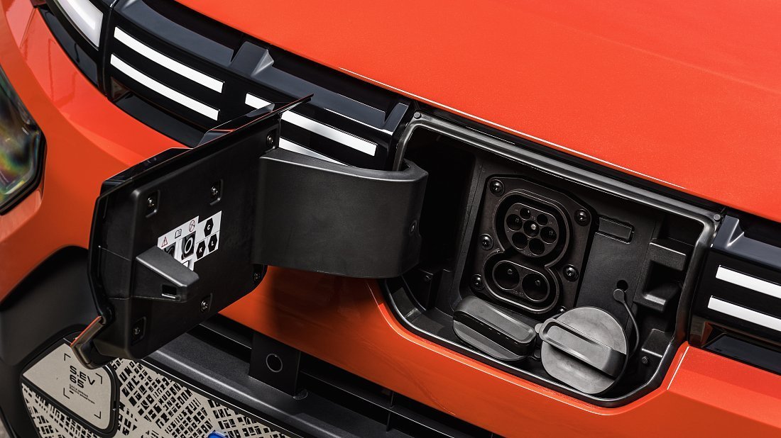 Dacia Spring Electric 45 (2024-…) порт для зарядки (Европа), зарядка, разъем, штекер, коннектор
