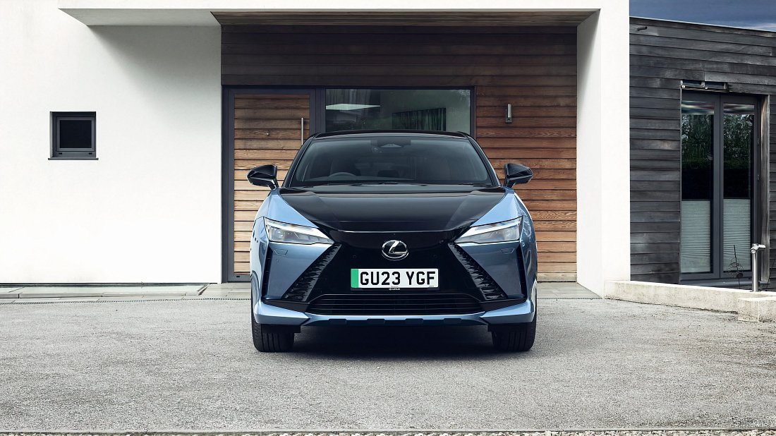 Lexus RZ 350e (2025-…) передняя часть, решетка радиатора, фары, бампер, экстерьер