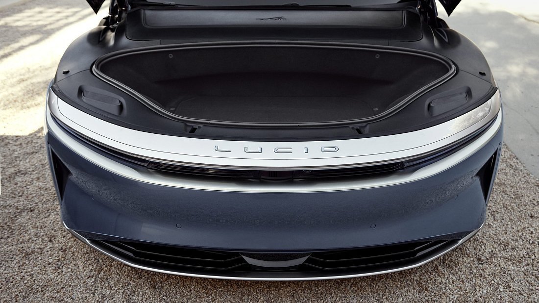 Lucid Air Pure RWD (2022-…) передний багажник (frunk), под капотом, место для хранения, груз, вместимость, дополнительное пространство