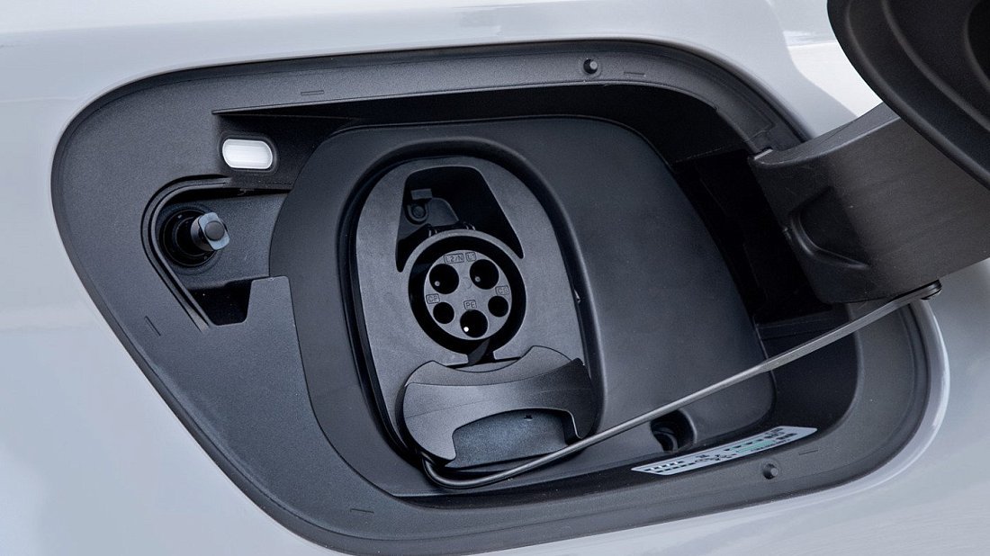 Фото Volkswagen ID.5 Pure (2024-…) порт для зарядки (США)