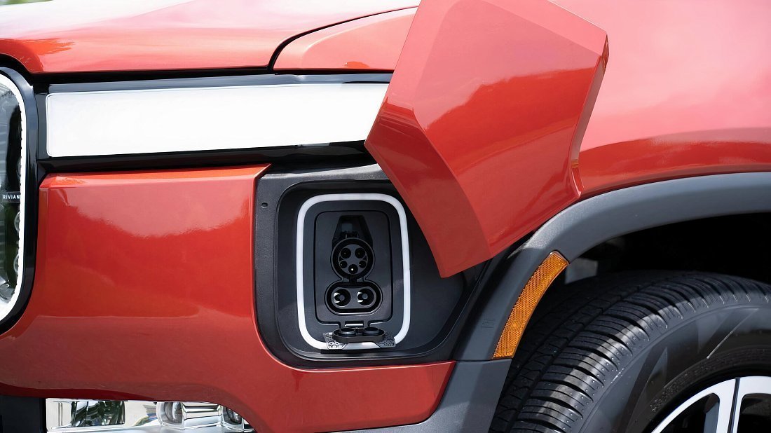Rivian R1T Quad-Motor AWD Large (2022-…) порт для зарядки (США), зарядка, разъем, штекер, коннектор