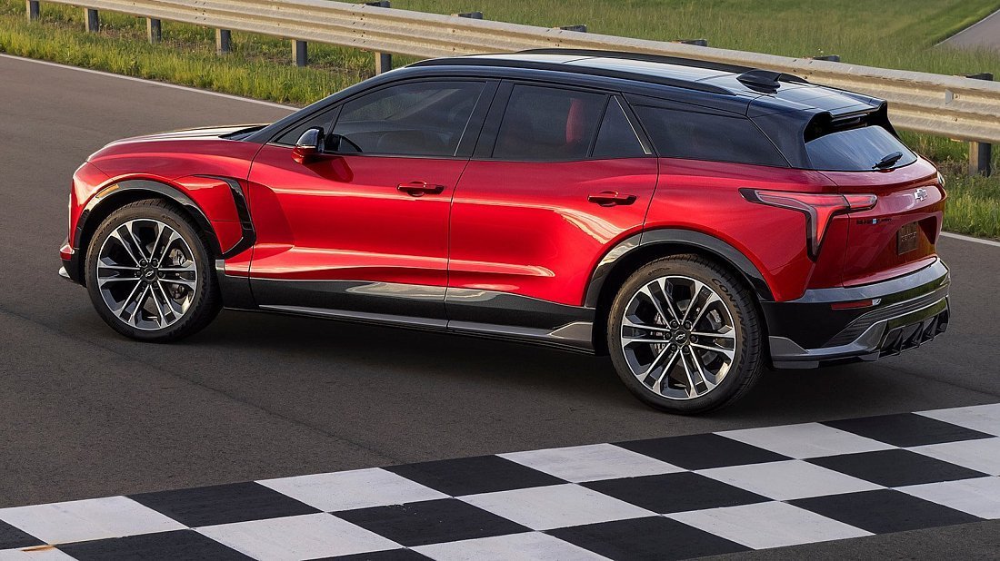 Chevrolet Blazer EV Performance AWD (2024-…) задняя часть в три четверти, вид в три четверти, диагональ, экстерьер