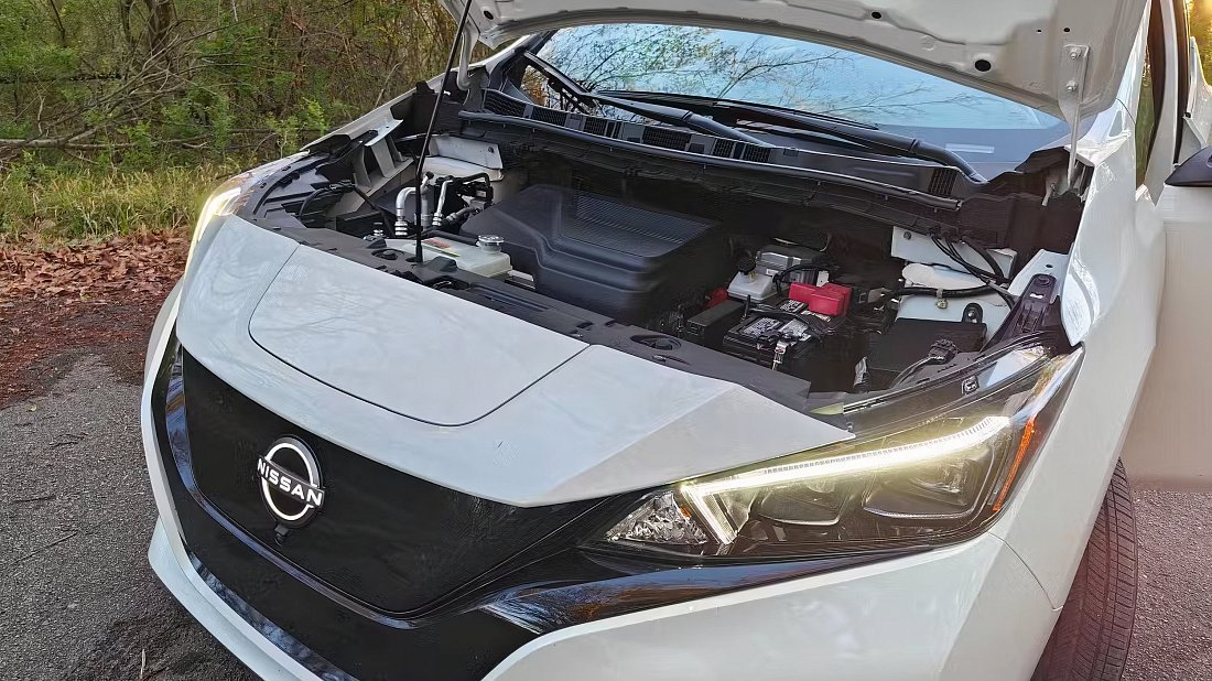 Nissan Leaf 60 kWh (2022-…) передний багажник (frunk), под капотом, место для хранения, груз, вместимость, дополнительное пространство
