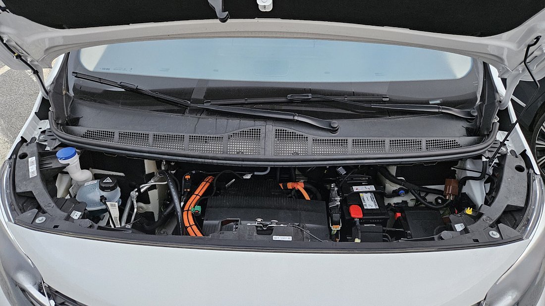 Opel Zafira Electric Life L3 50 kWh (2024-...) передний багажник (frunk), под капотом, место для хранения, груз, вместимость, дополнительное пространство