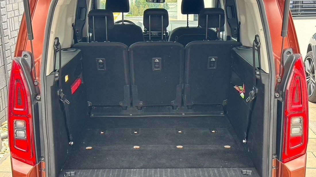 Фото Opel Combo Electric Life XL 50 kWh (2021-2024) багажник