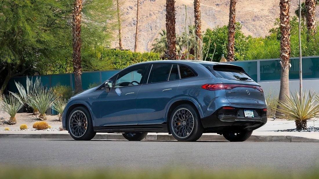 Фото Mercedes EQE SUV AMG 43 4MATIC (2022-…) задняя часть под углом