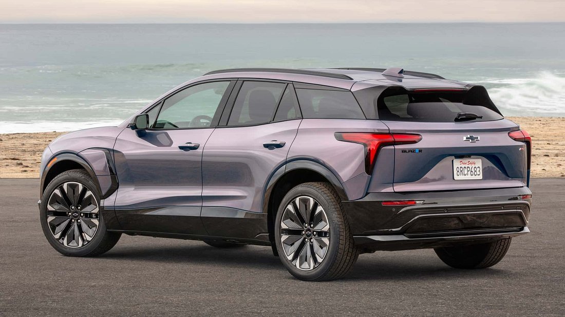 Chevrolet Blazer EV RWD (2023-…) задняя часть в три четверти, вид в три четверти, диагональ, экстерьер