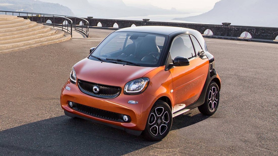 Smart EQ fortwo coupe (2017-2019) вид спереди, спереди сбоку, по диагонали, экстерьер