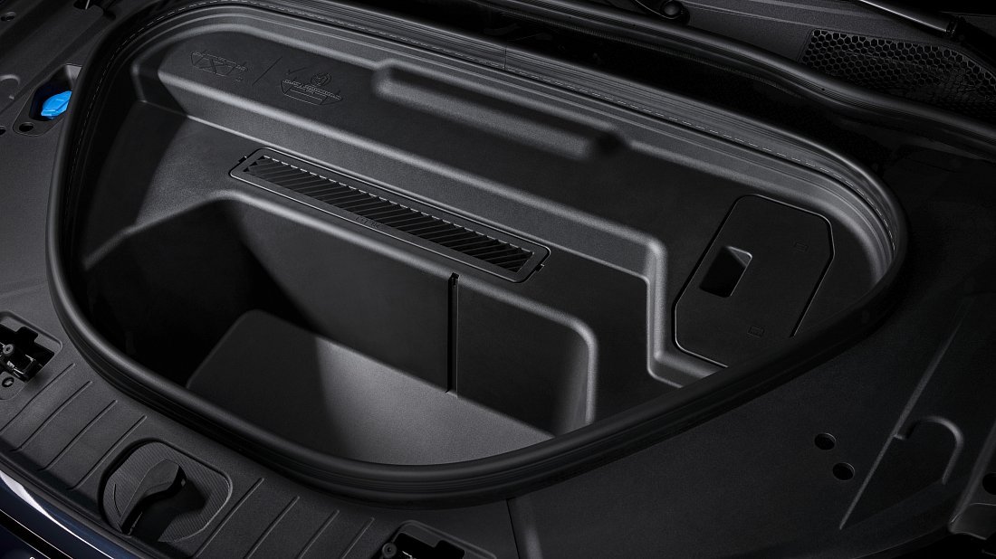 Audi Q6 Sportback e-tron quattro (2025-…) передний багажник (frunk), под капотом, место для хранения, груз, вместимость, дополнительное пространство