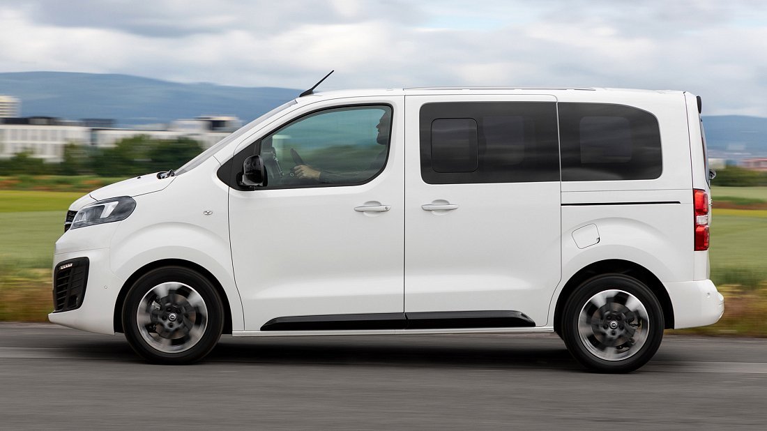 Opel Zafira Electric Life S 50 kWh (2020-2021) вид сбоку, силуэт, двери, колеса, экстерьер