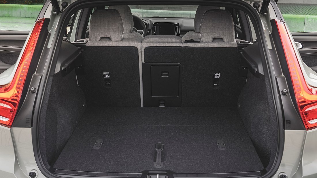 Фото Volvo XC40 Recharge (EX40) P8 AWD (2020-2021) багажник