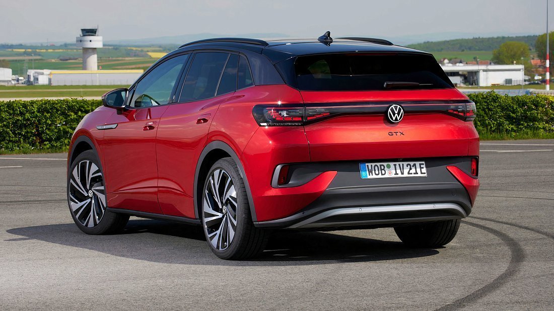 Volkswagen ID.4 GTX (2021-2022) задняя часть в три четверти, вид в три четверти, диагональ, экстерьер