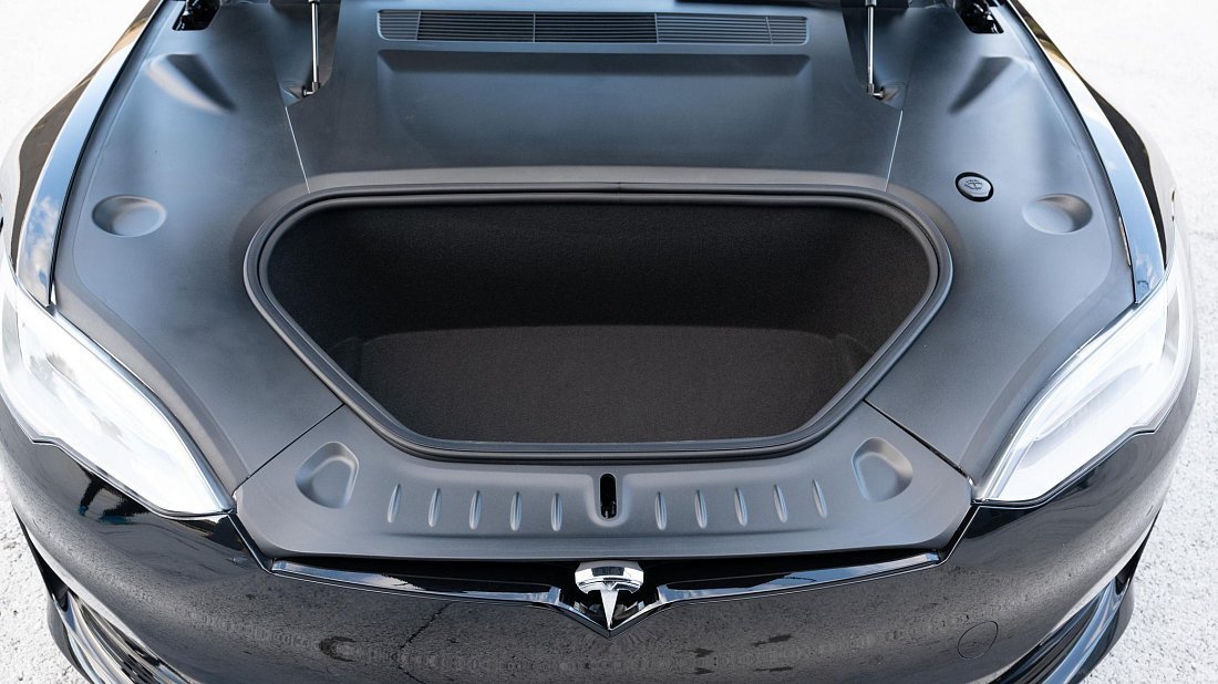 Tesla Model S Dual Motor (2021-…) передний багажник (frunk), под капотом, место для хранения, груз, вместимость, дополнительное пространство