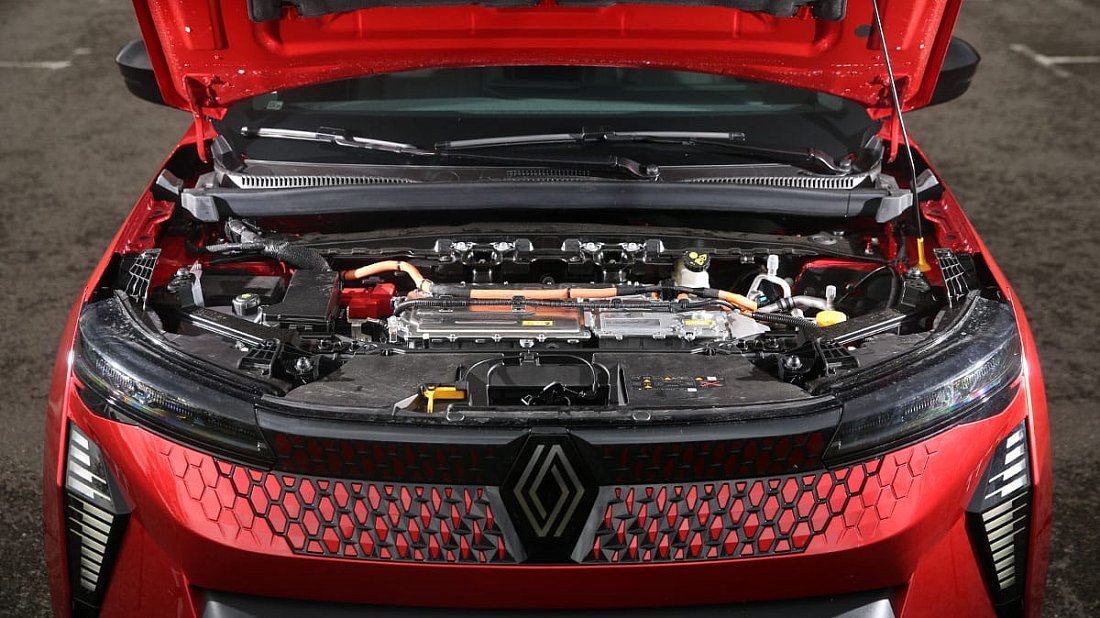 Renault Scenic E-Tech EV87 220hp (2023-…) передний багажник (frunk), под капотом, место для хранения, груз, вместимость, дополнительное пространство