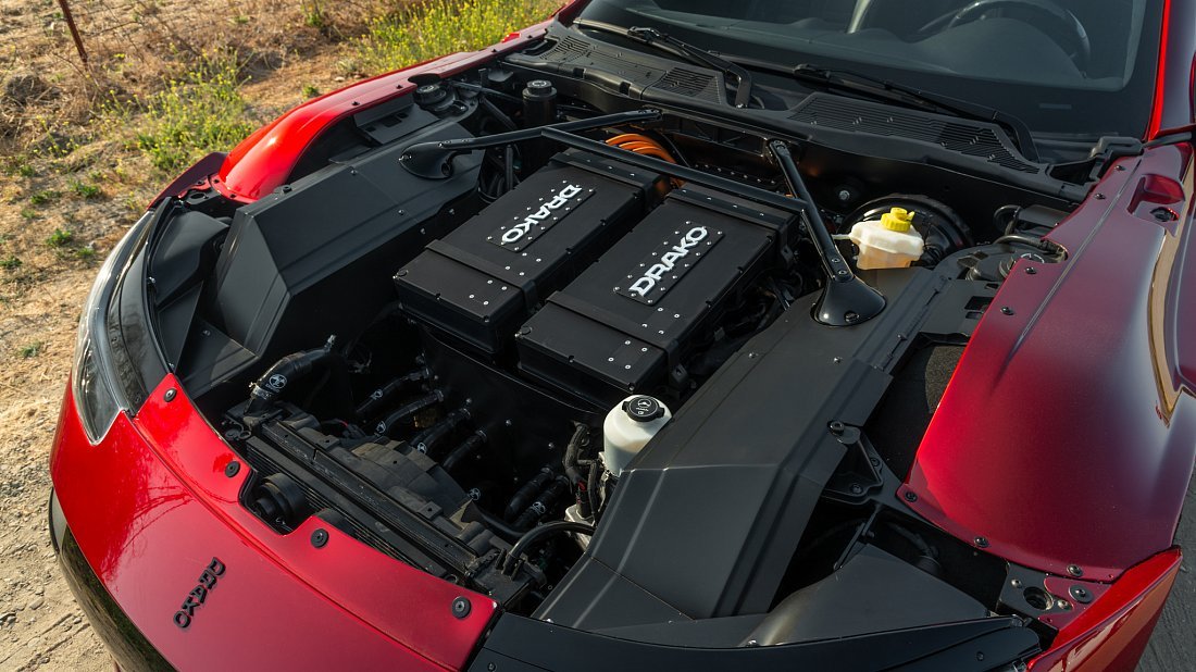 Drako Motors GTE First Edition (2020-…) передний багажник (frunk), под капотом, место для хранения, груз, вместимость, дополнительное пространство