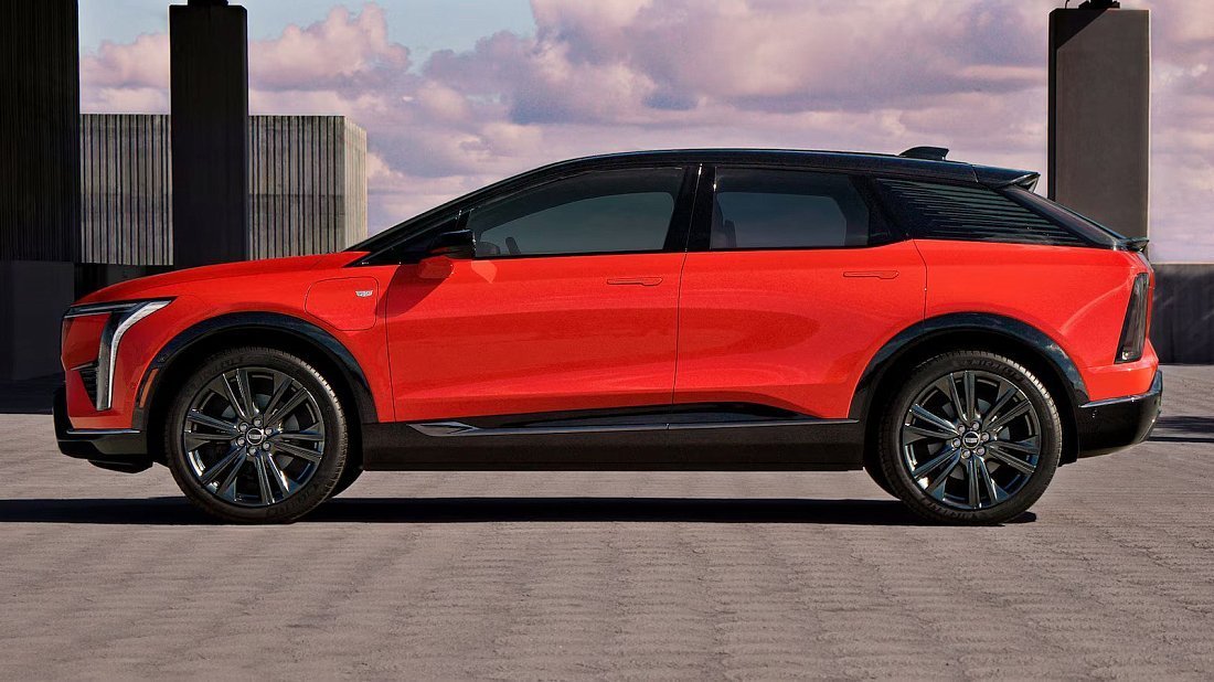 Cadillac Optiq AWD (2024-…) вид сбоку, силуэт, двери, колеса, экстерьер