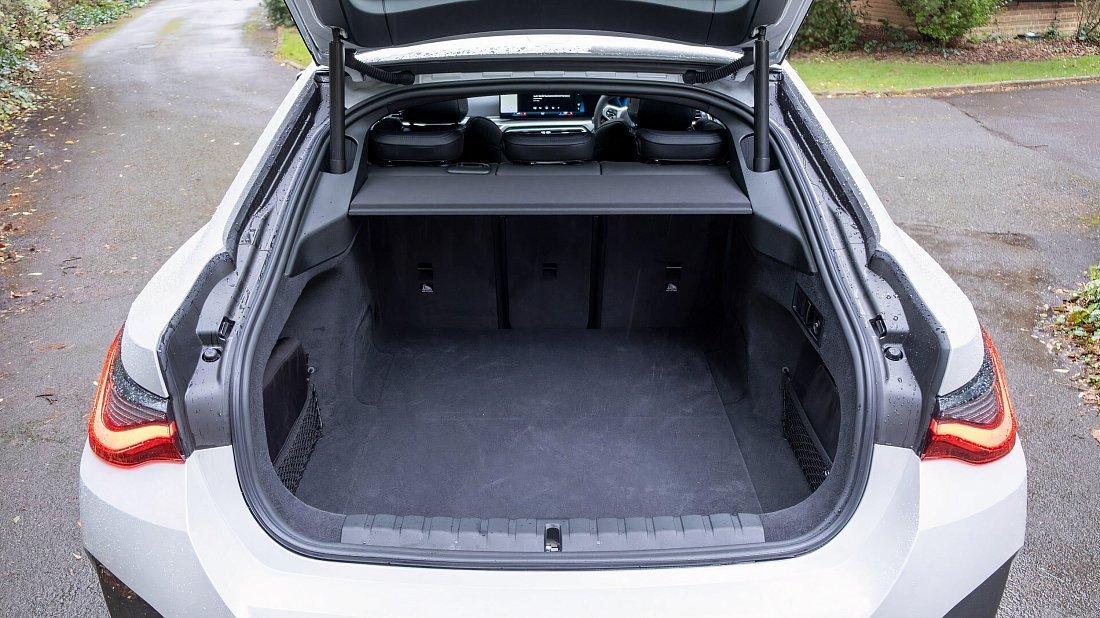 Фото BMW i4 eDrive40 (2021-2024) багажник