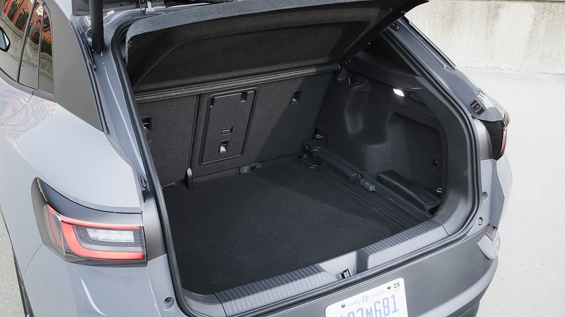 Фото Volkswagen ID.4 Standard (2023-…) багажник
