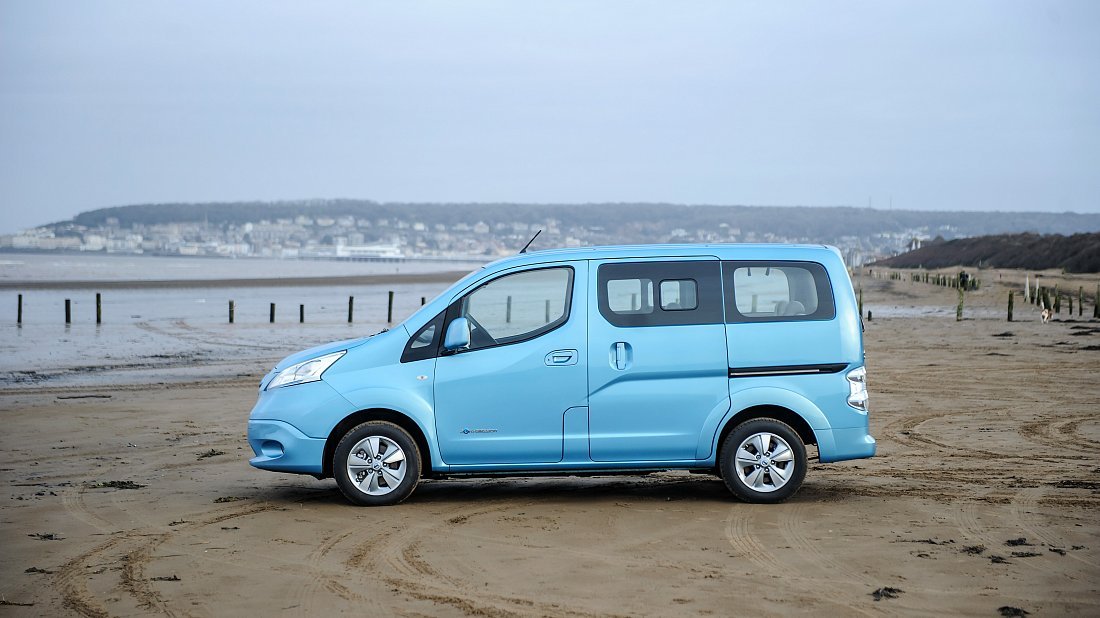Nissan e-NV200 Evalia 24 kWh (2014-2018) вид сбоку, силуэт, двери, колеса, экстерьер