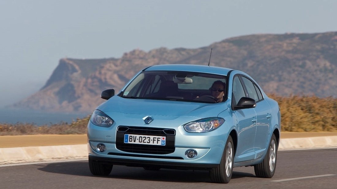 Renault Fluence Z.E. (2011-2014) передняя часть, решетка радиатора, фары, бампер, экстерьер