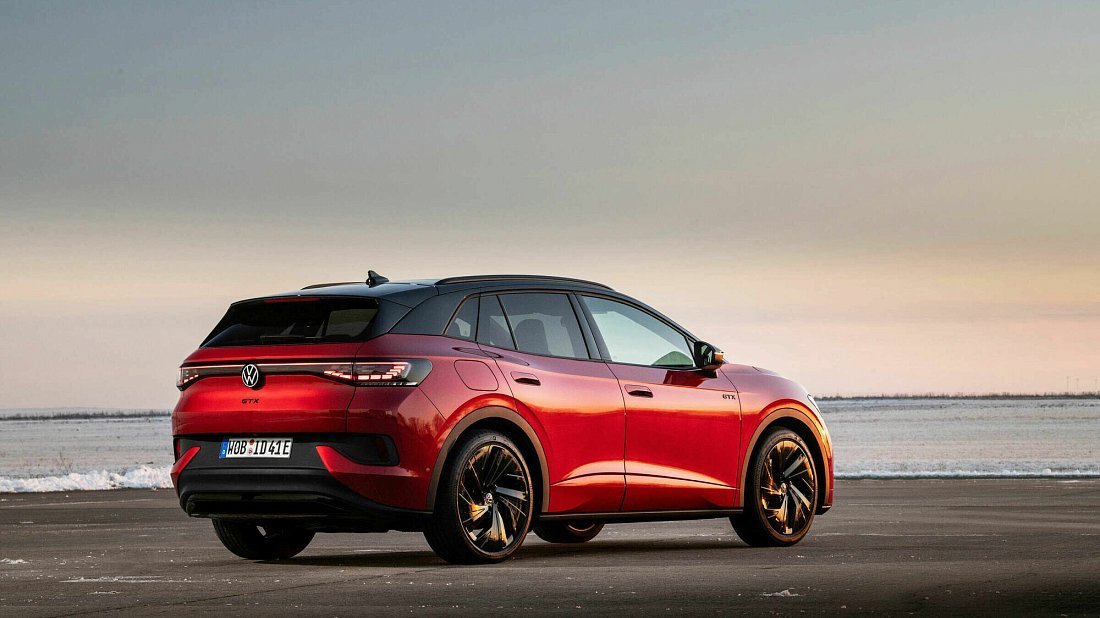 Volkswagen ID.4 GTX (2023-…) задняя часть в три четверти, вид в три четверти, диагональ, экстерьер