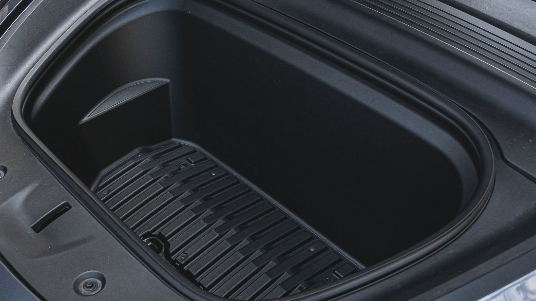 Фото Tesla Model Y Premium RWD (2025-...) передний багажник (frunk)