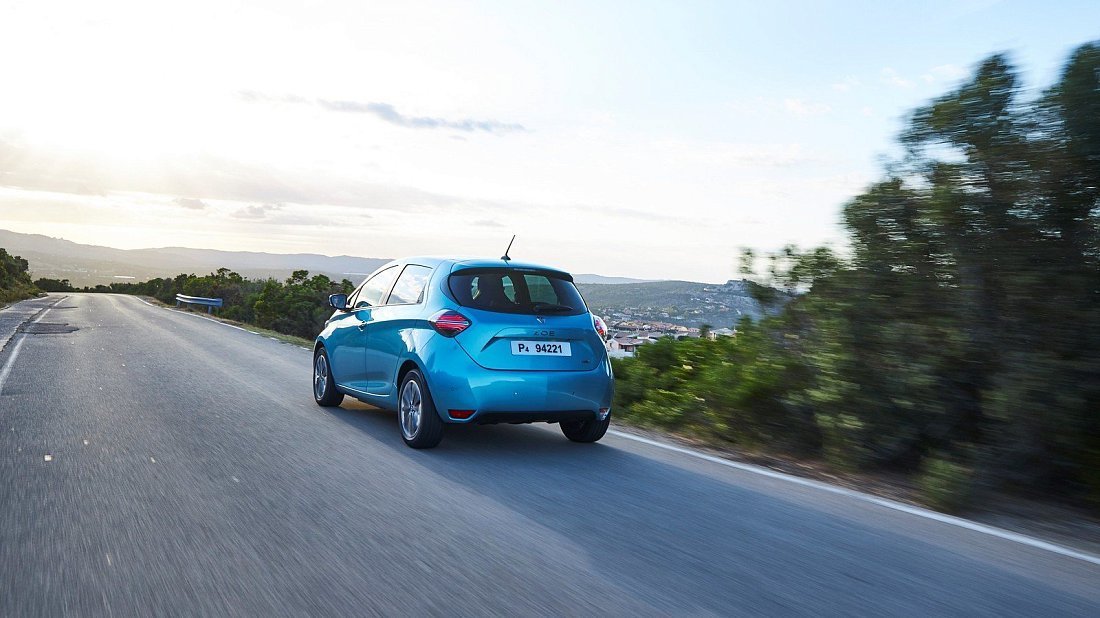 Renault Zoe Z.E. 40 R110 (2018-2022) задняя часть в три четверти, вид в три четверти, диагональ, экстерьер