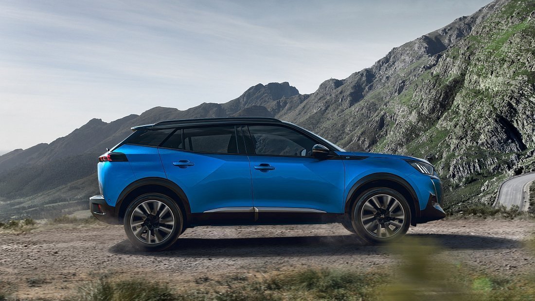 Peugeot e-2008 50 kWh (2020-2021) вид сбоку, силуэт, двери, колеса, экстерьер