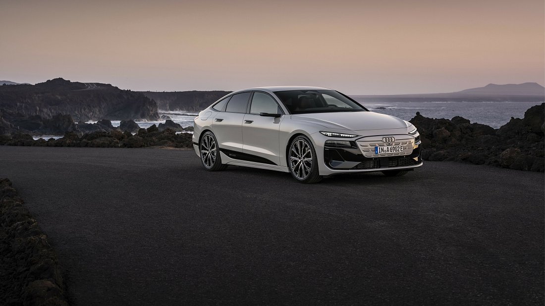 Audi A6 Sportback e-tron quattro (2024-…) вид спереди, спереди сбоку, по диагонали, экстерьер