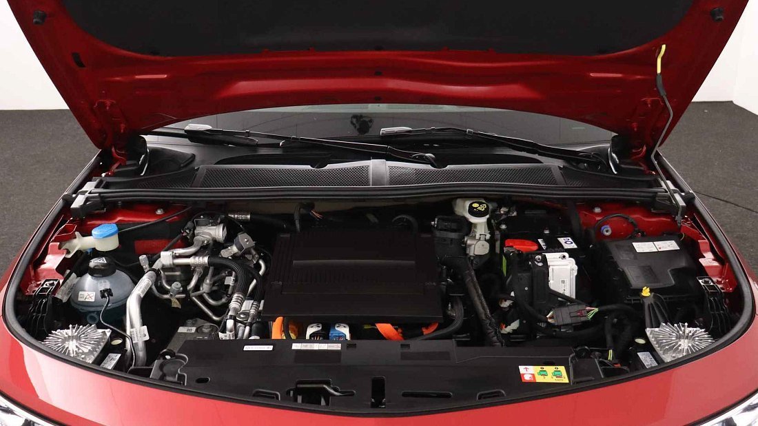 Opel Astra Electric Sports Tourer (2023-…) передний багажник (frunk), под капотом, место для хранения, груз, вместимость, дополнительное пространство