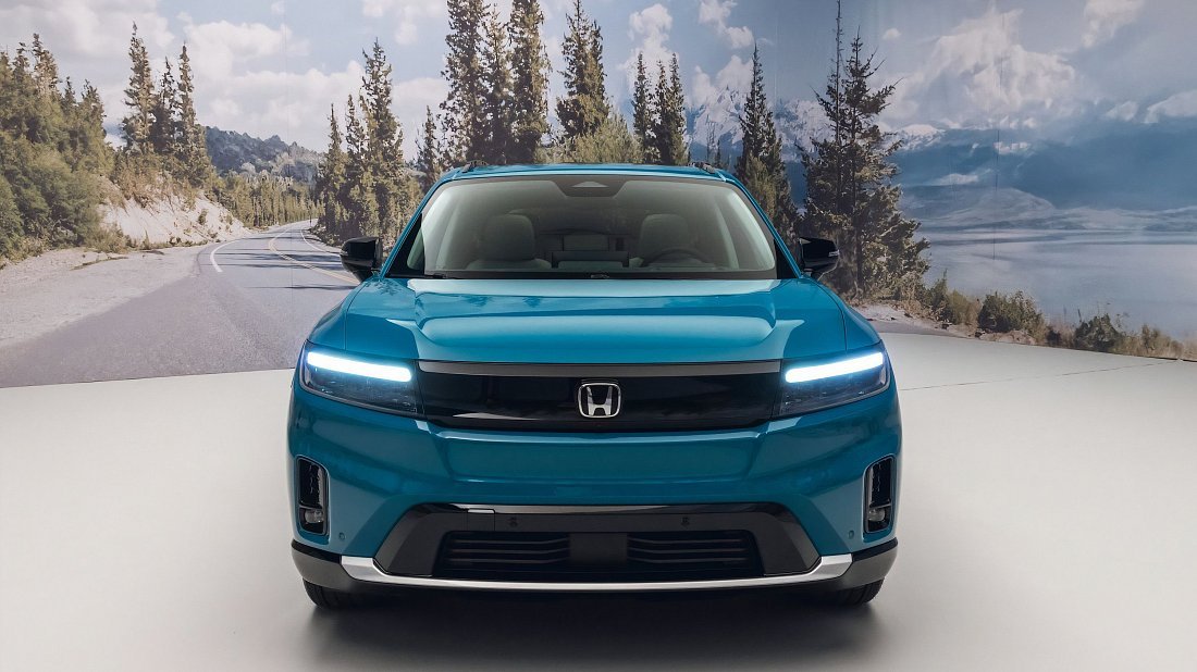 Honda Prologue FWD (2025-...) передняя часть, решетка радиатора, фары, бампер, экстерьер