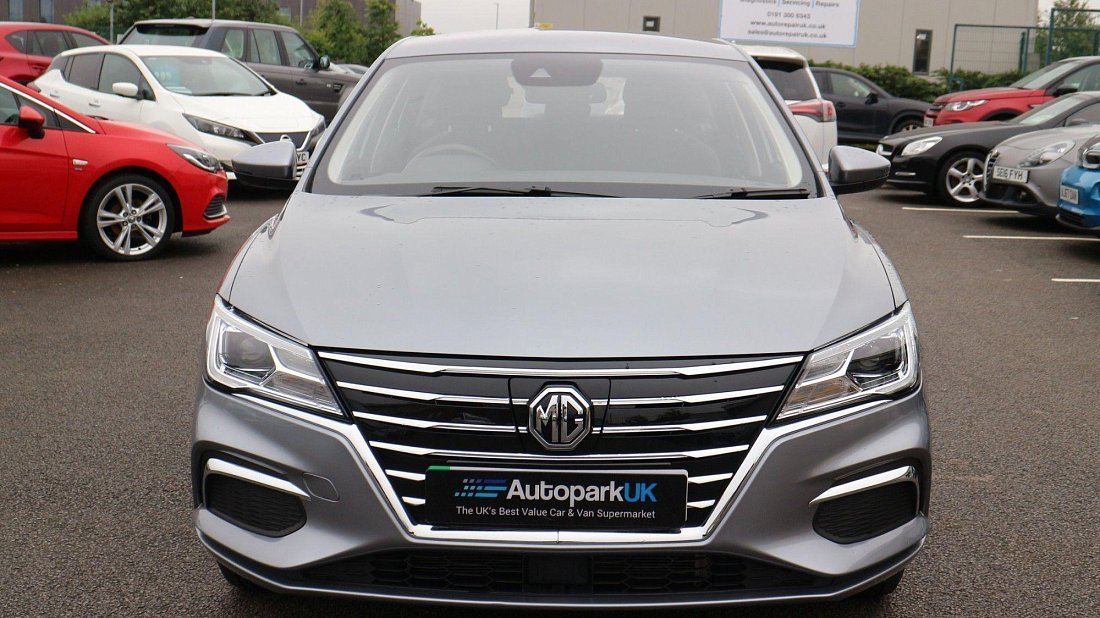 MG MG5 Electric Long Range (2020-2021) передняя часть, решетка радиатора, фары, бампер, экстерьер