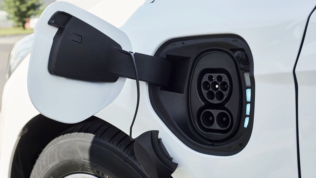 Ford Focus Electric 33 kWh (2017-2018) порт для зарядки (Европа), зарядка, разъем, штекер, коннектор