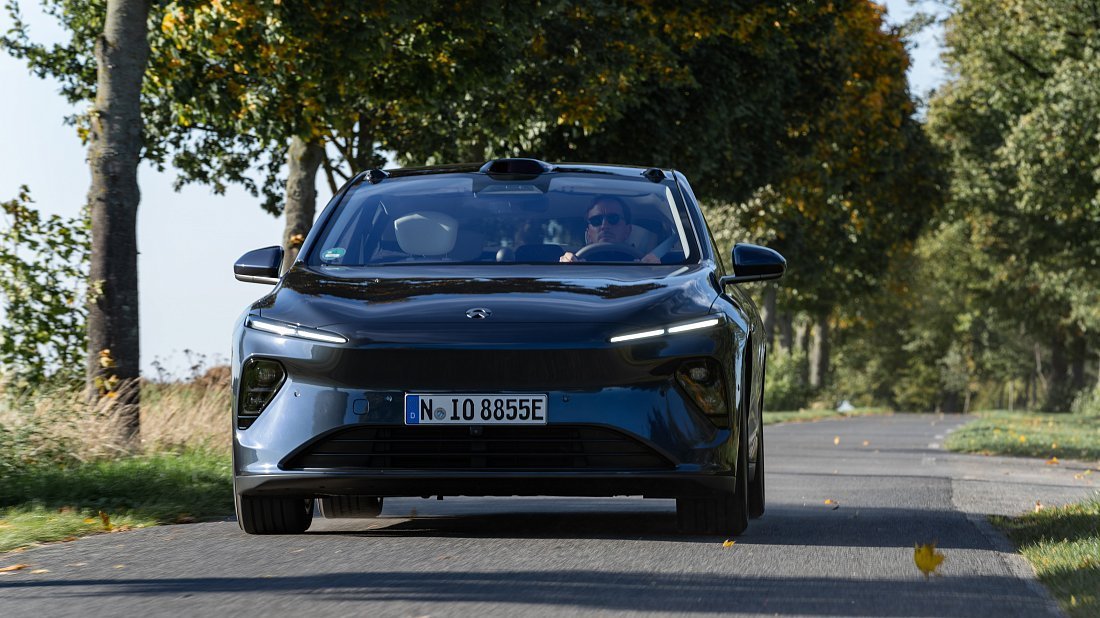 NIO ET7 Long Range (2022-…) передняя часть, решетка радиатора, фары, бампер, экстерьер