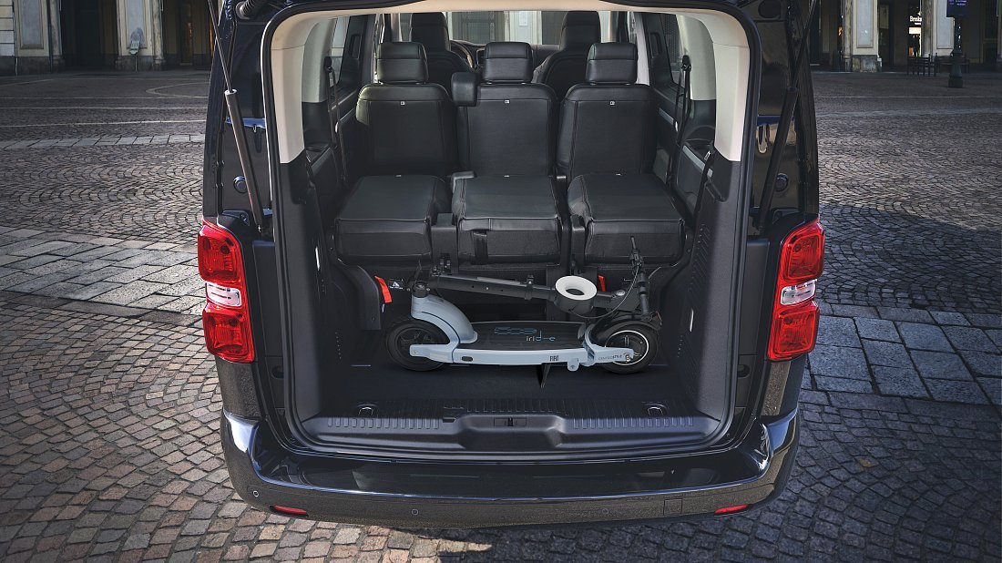 Fiat E-Ulysse L3 50 kWh (2022-2024) багажник, сиденья подняты, грузовое пространство, объем багажника, вместимость багажника, место для хранения