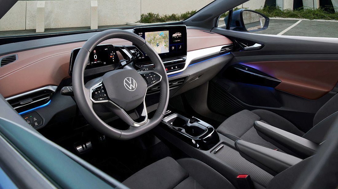 Volkswagen ID.5 Pro Performance (2022-2023) интерьер, переднее сиденье, водительское сиденье, приборная панель, рулевое колесо, информационно-развлекательная система, кокпит