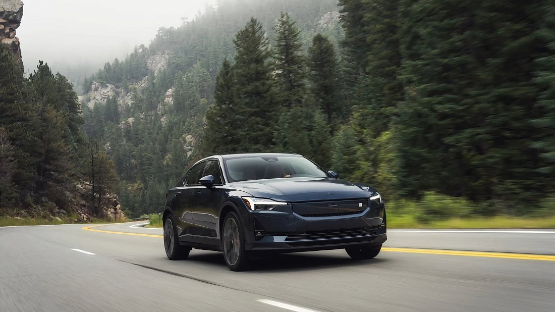 Polestar 2 Long Range Performance (2023-…) вид спереди, спереди сбоку, по диагонали, экстерьер