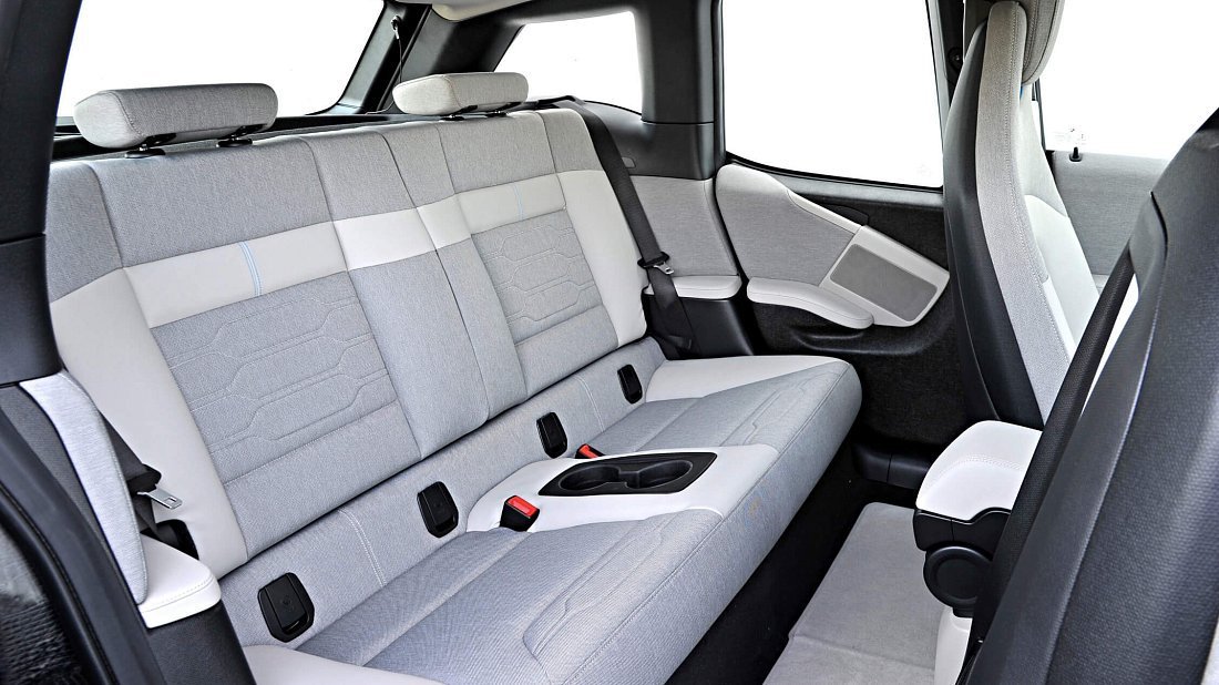 BMW i3 BEV 60 Ah (2013-2017) задние сиденья, пассажирские сиденья, пространство для ног, пространство над головой, интерьер
